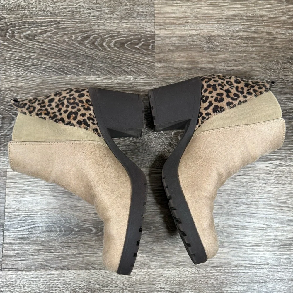 Seven Dials Boots Women's 8.5 Beige/Animal Print Cheetah‎ Lug Sole Boots Neutral